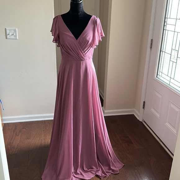 David’s Bridal A-Line Gown Surplice V-Neck Ruffle Sleeve Chiffon Pastel Purple - Picture 6 of 16